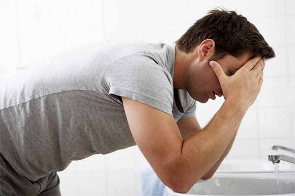 تهوع و استفراغ از علائم تومور مغزی