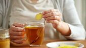 عوارض مصرف دمنوش‌ ها در طب سنتی