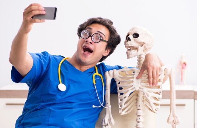 تأثیر بلاگرهای تخصصی در فضای مجازی و تهدیدات آن برای جامعه