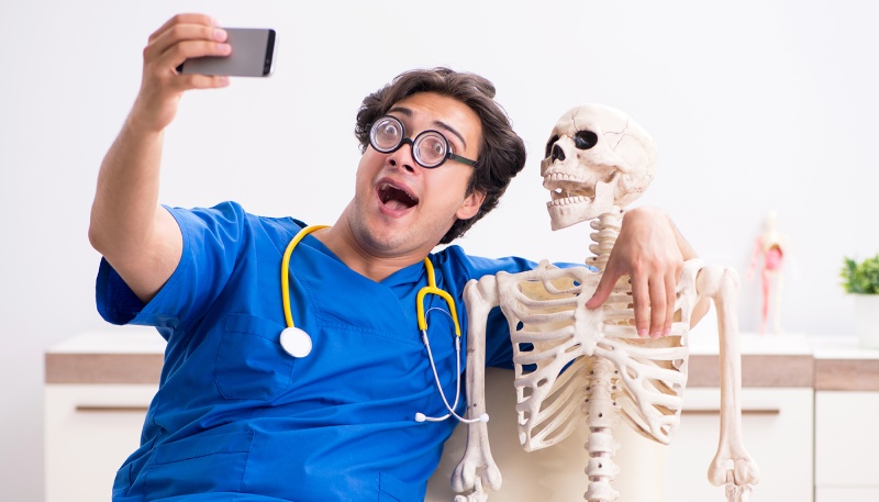 تأثیر بلاگرهای تخصصی در فضای مجازی و تهدیدات آن برای جامعه