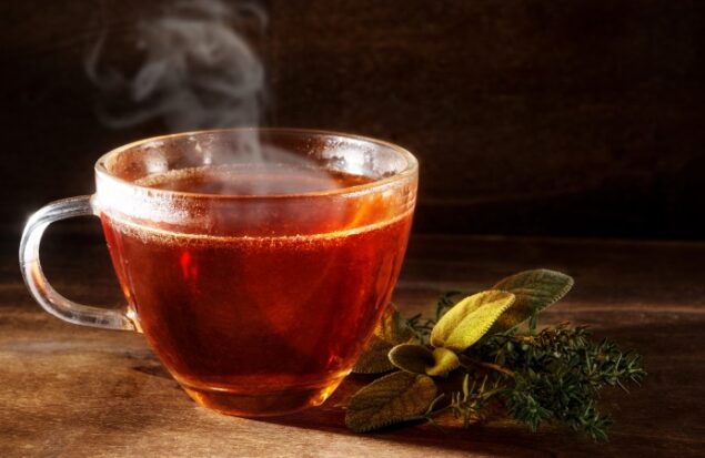 نوشیدن چای و قهوه داغ؛ خطر افزایش ابتلا به سرطان مری