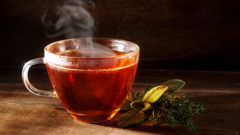 نوشیدن چای و قهوه داغ؛ خطر افزایش ابتلا به سرطان مری