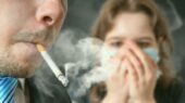 تحقیق تازه: سیگار کشیدن حتی سلامت ریه نوه‌ ها را تهدید می‌ کند