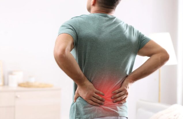 تفاوت دیسک کمر و عصب سیاتیک: علائم، دلایل و روش‌ های درمان