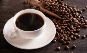 فواید شگفت‌ انگیز قهوه برای بدن؛ تأثیر مصرف روزانه قهوه بر کاهش ضعف و پیری جسمی