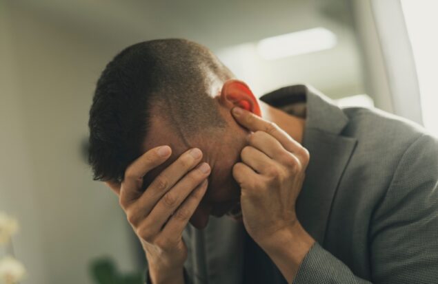 مبتلایان به اسکیزوفرنی دچار توهم شنیداری می شوند؛ پس از پنجاه سال بالاخره دلیل آن مشخص شد