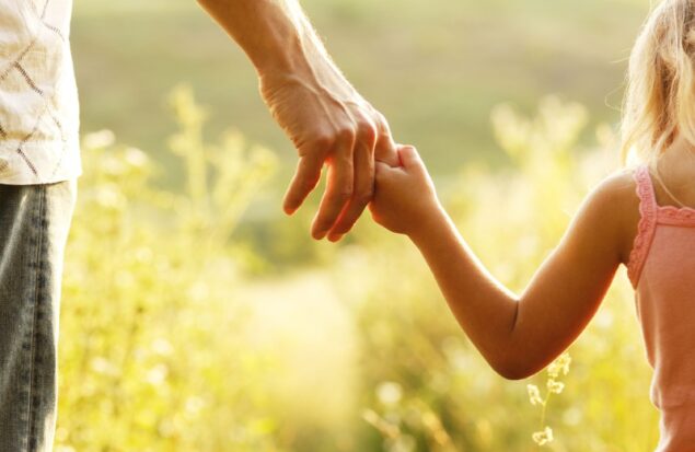 تأثیر رابطه کودک با والدین بر روابط عاشقانه و اجتماعی در بزرگسالی