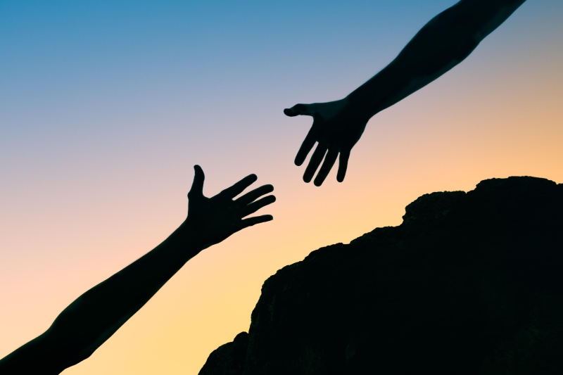 راز جوان ماندن مغز: تأثیر شگفت‌ انگیز کمک به دیگران بر کاهش زوال شناختی