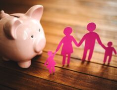 فشار مالی والدین چگونه بر مهارت‌ های اجتماعی کودکان تأثیر می‌ گذارد؟