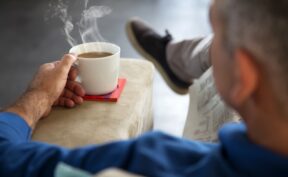 چای و قهوه داغ و ارتباط آن با افزایش خطر سرطان معده