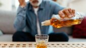 چگونه الکل DNA را تخریب کرده و خطر سرطان را افزایش می‌ دهد؟