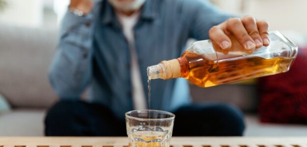 چگونه الکل DNA را تخریب کرده و خطر سرطان را افزایش می‌ دهد؟