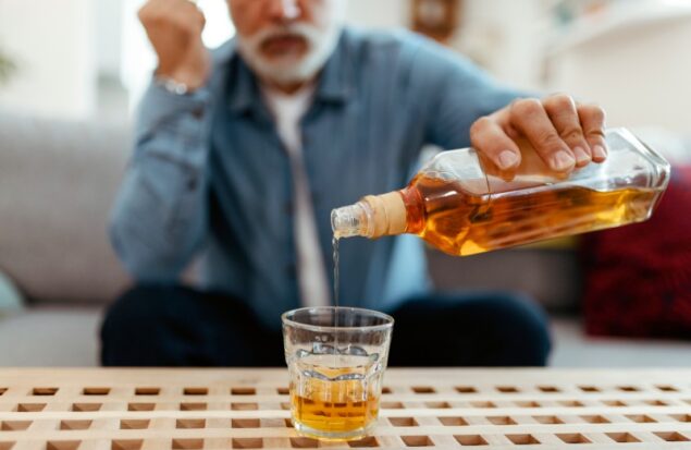 چگونه الکل DNA را تخریب کرده و خطر سرطان را افزایش می‌ دهد؟