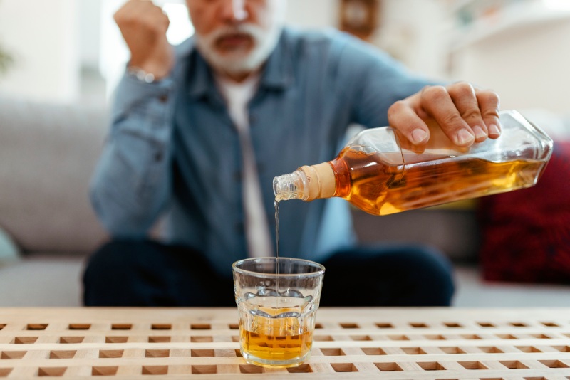 چگونه الکل DNA را تخریب کرده و خطر سرطان را افزایش می‌ دهد؟