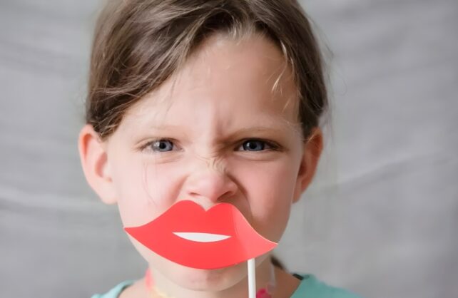 چگونه با فحاشی و بدرفتاری کودکان برخورد کنیم؟