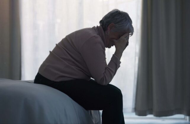 افسردگی در سالمندان: نشانه‌ ای اولیه از زوال مغزی و اختلالات عصبی