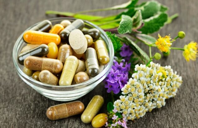داروهای طب سنتی چگونه تولید می شوند؟ نگاهی به فرآیند ساخت و نظارت بر داروهای گیاهی در ایران