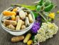 داروهای طب سنتی چگونه تولید می شوند؟ نگاهی به فرآیند ساخت و نظارت بر داروهای گیاهی در ایران